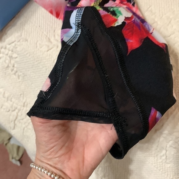 Old Navy, active leggings - Picture 3 of 5